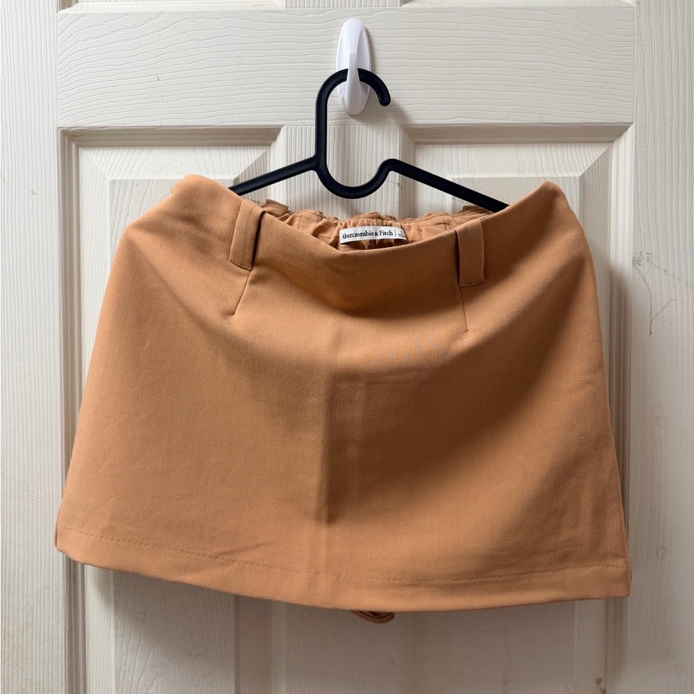 🧡 Abercrombie & Fitch Tan Mini Skort